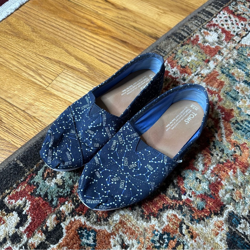 TOMS zodiac astrology size 7.5
